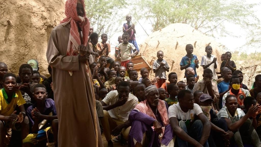 the safety forces will accompany the displaced