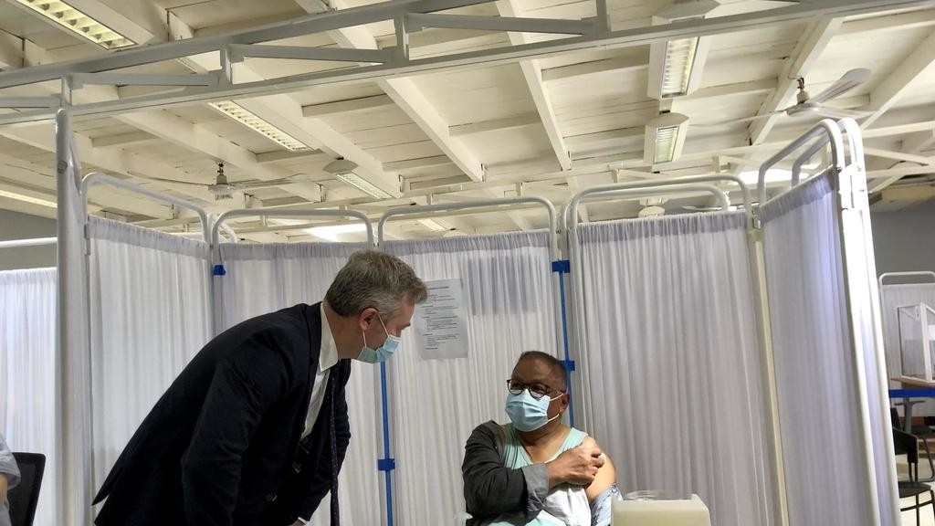 vaccination marketing campaign for the French
