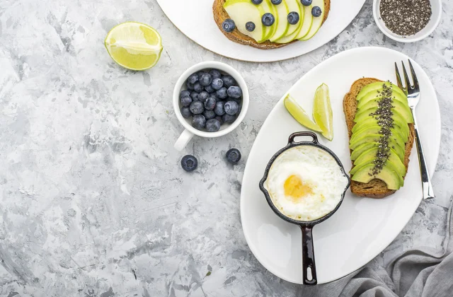 The One Breakfast Trick for a Flat Belly All Day, Say Experts