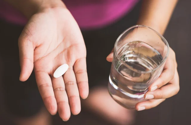 Best Supplements for a Longer Life, According to Dietitians