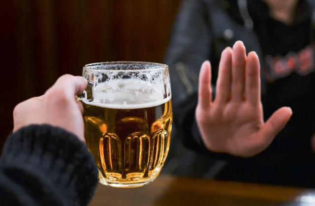 Side Effects of Giving Up Beer, According to Science