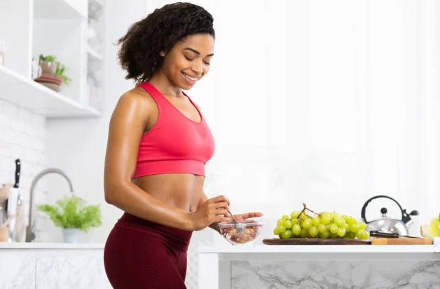 The One Meals To Eat for a Flat Stomach, Say Dietitians