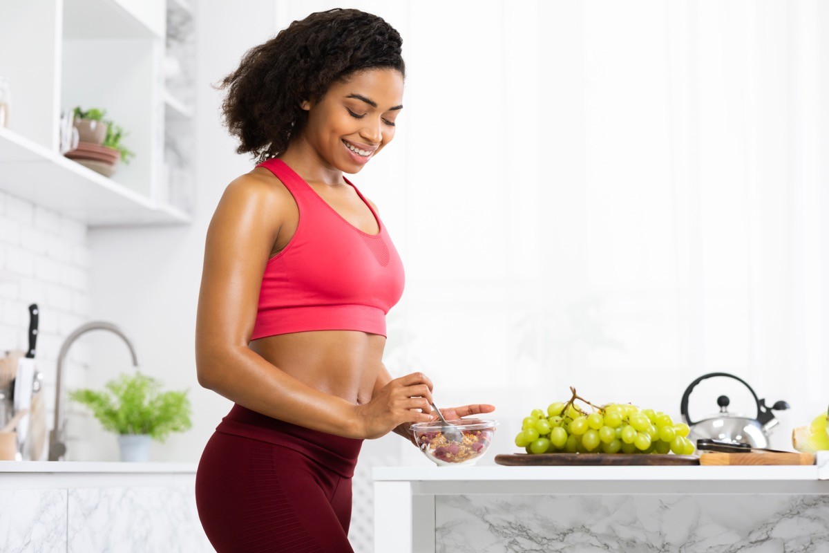 The One Meals To Eat for a Flat Stomach, Say Dietitians