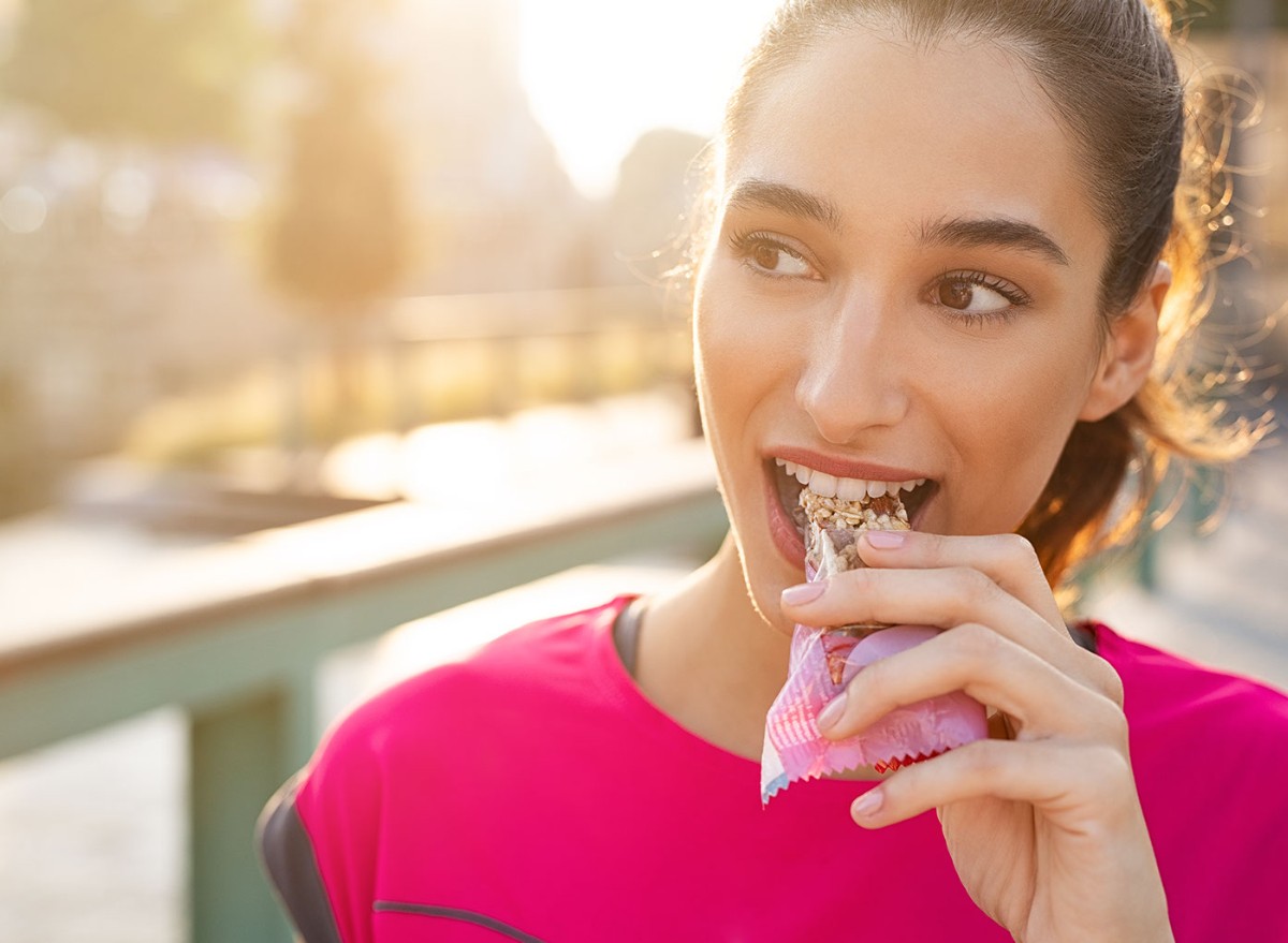 This Is the #1 Healthiest Protein Bar, Based on a Movie star