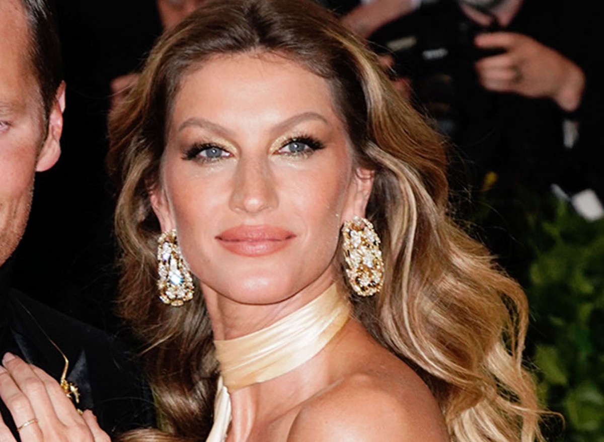 This Is Gisele Bundchen's Actual Food regimen and Train Routine