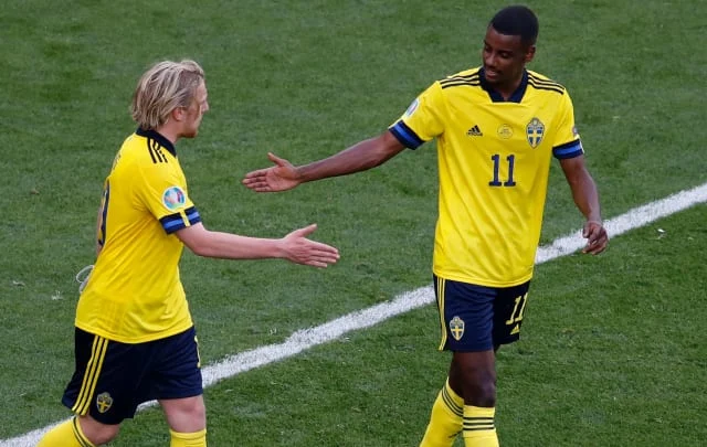 Alexander Isak motivates the Premier League interest with an exciting show against Slovakia