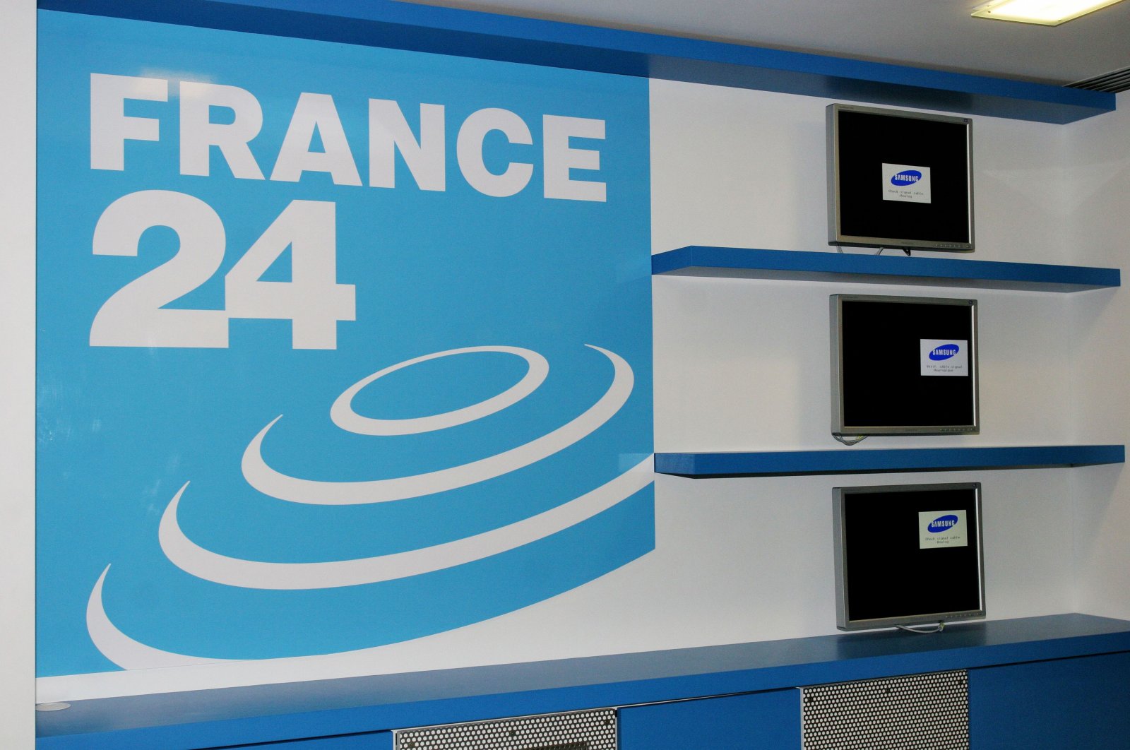 Algeria revokes France 24's operating license
