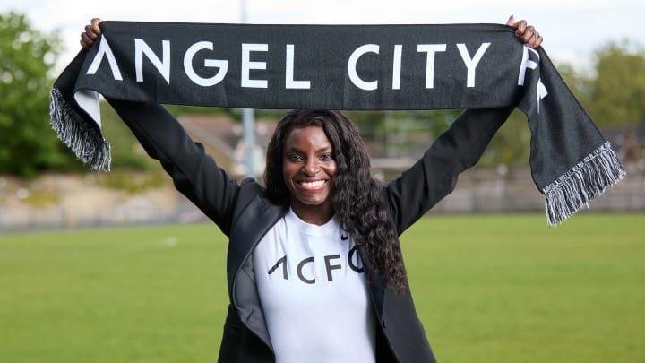 Angel City FC presents new tops and club colors