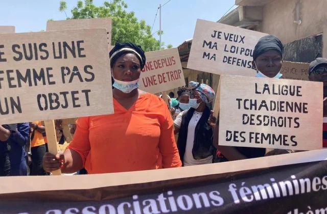 Angry Chadian women protest in Ndjamena