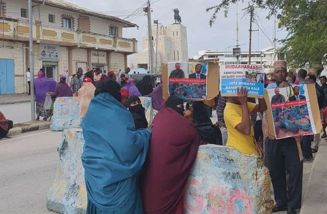 Aqriso: Dacwad culus oo Xeer ilaaliyaha Guud u gudbiyeen Waa…
