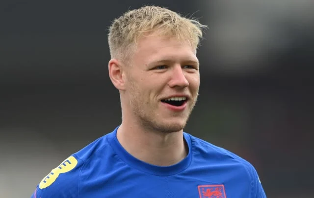 Arsenal hold talks with Sheffield United over Aaron Ramsdale