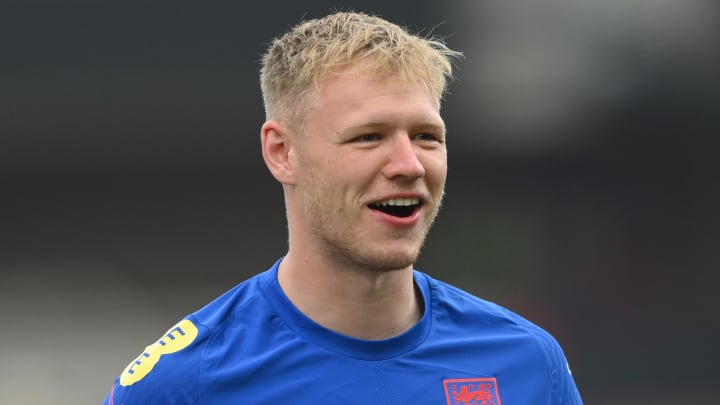 Arsenal hold talks with Sheffield United over Aaron Ramsdale