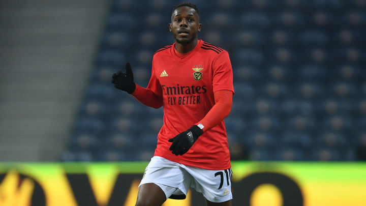 Arsenal open talks with Benfica over left-back Nuno Tavares