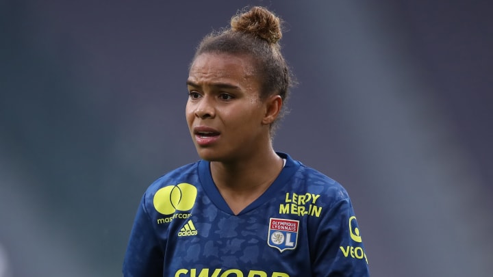 Arsenal sign Nikita Parris from Lyon