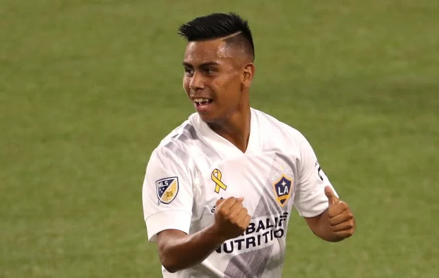 Chicharito Hernandez praises ‘diamond’ Efrain Alvarez