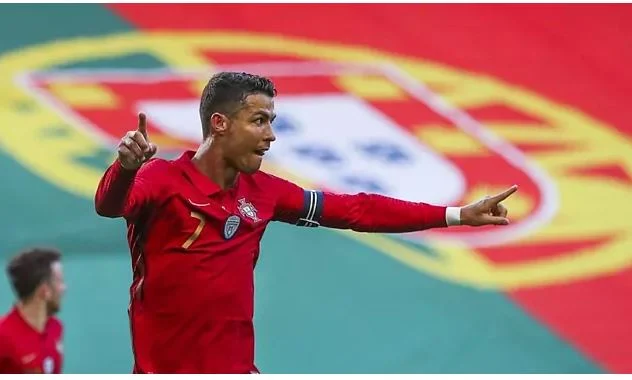 Cristiano Ronaldo Oo Tallaabo U Jira Rikoodhkii Abid La Gaadhi Waayey