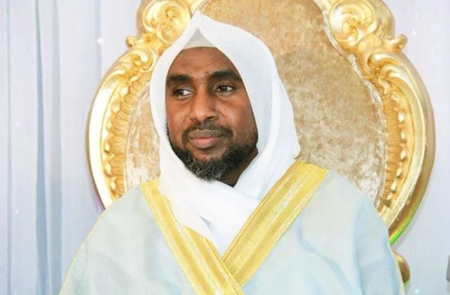 Daawo: Boqor Burhaan oo si adag uga horyimid xeer ay meel-ma…