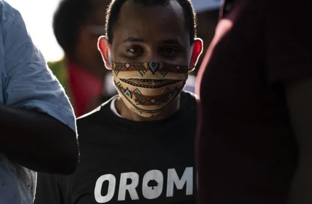 Eritrean soldiers reportedly work in others