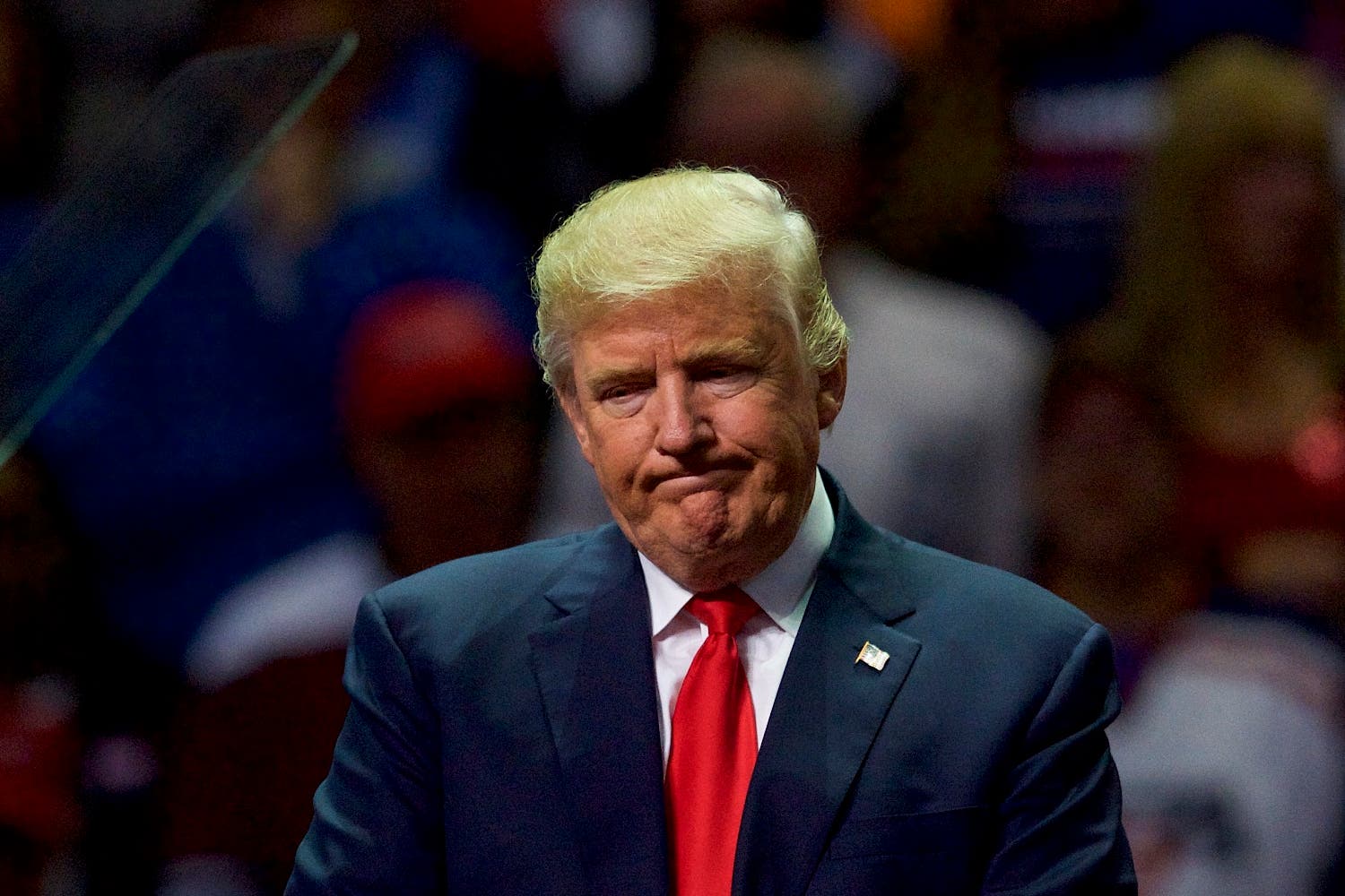 Facebook oo xukun laba sano ah ku ridday Donald Trump