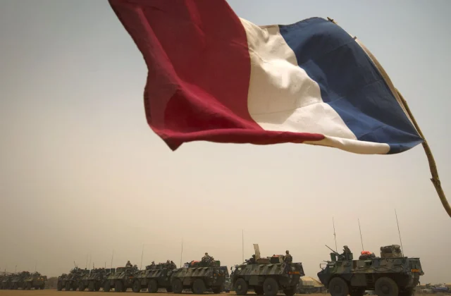 France suspends joint military operations with Mali