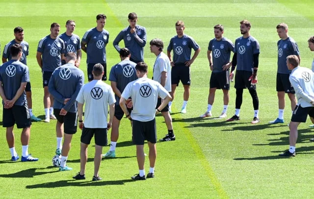 Germany is convinced to start the title bid against the holders Portugal