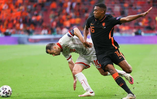 Gravenberch looks at home in the Dutch midfield