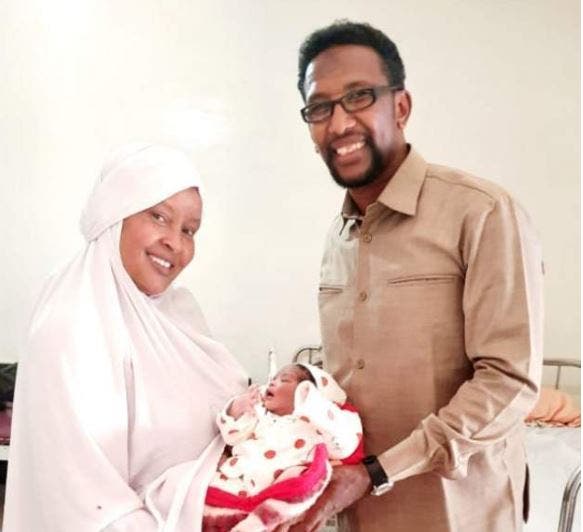 Hooyo codeyneysay oo fool ay ku qabatay xaafad ka mid ah mag…