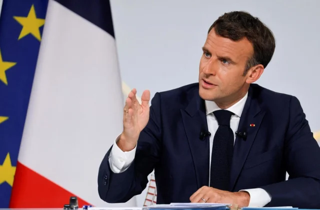 In the spotlight: Macron decides to reduce its presence