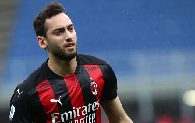 Inter confirm the signing of Hakan Calhanoglu