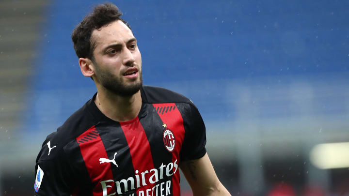 Inter confirm the signing of Hakan Calhanoglu