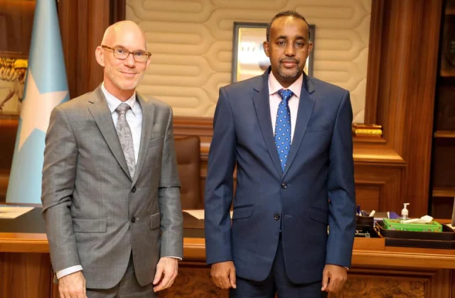 James Swan iyo Rooble oo ka wada hadlay dib u dhaca fulinta …