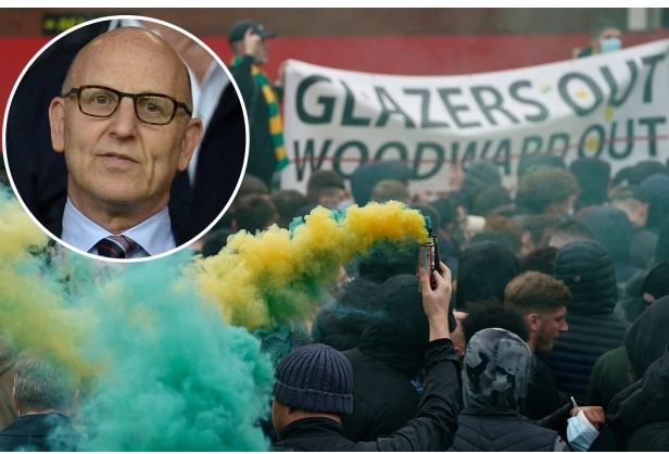 Joel Glazer Oo Qasnaddiisa U Jabinaya Saxeexyada Xiddigo Waaweyn Oo