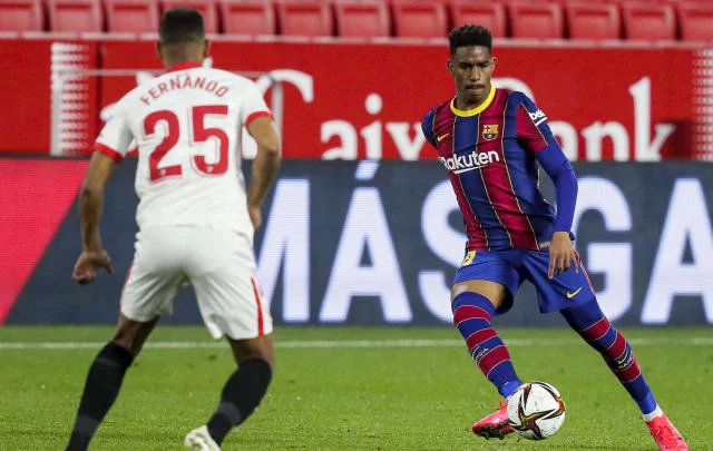 Junior Firpo to Leeds