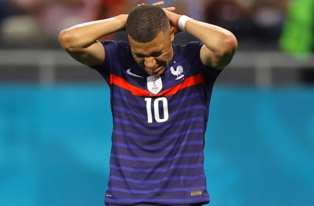 Kylian Mbappe Oo Cafis Dalbaday Raaligelina Bixiyay Isagoo Qirtay Inuu