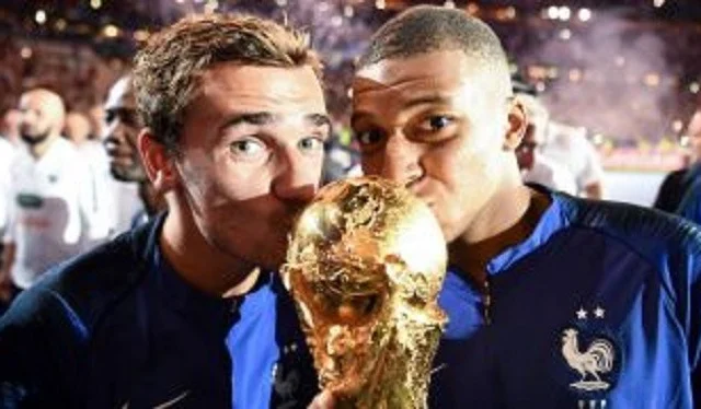 Kylian Mbappe Oo Kala Wareegay Griezmann Masuuliyadda Kubbadaha Laadka