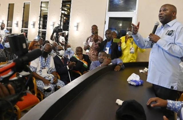 Laurent Gbagbo appears in public for the fair at