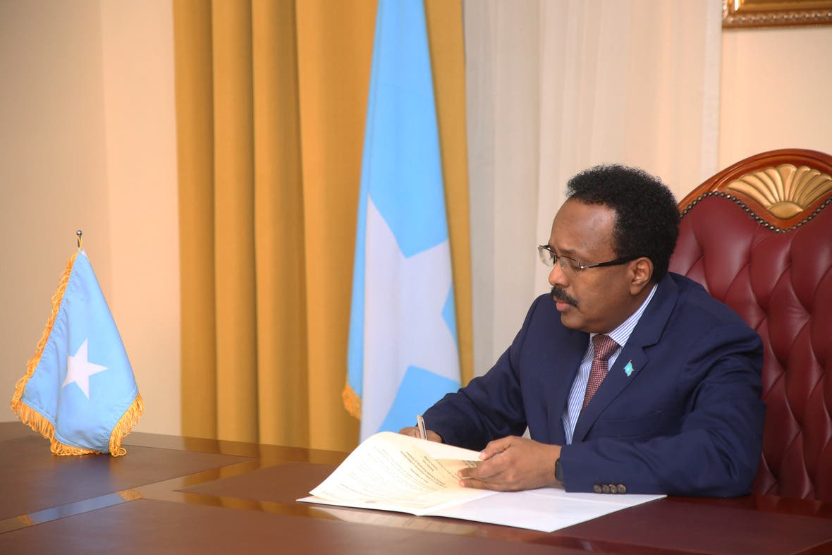 Lix wareegto oo uu Farmaajo saxiixay oo sharci-darro ah laga…