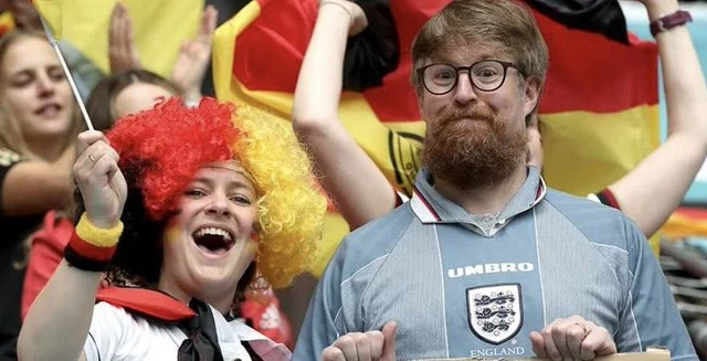 MA AAMINAYSID!! – Lamaane Kasoo Jeeda Germany & England Oo Kulankii