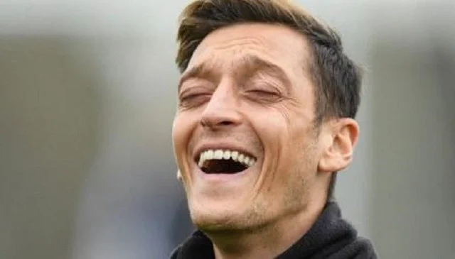 Mesut Ozil Oo Ka Adkaysan Kari Waayey England Iyo Wixii Uu Baraha