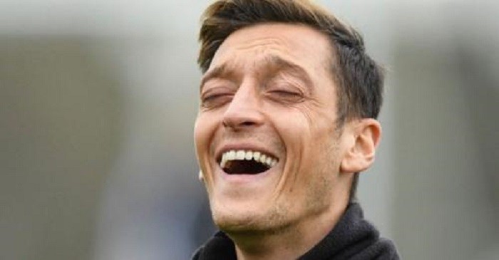 Mesut Ozil Oo Ka Adkaysan Kari Waayey England Iyo Wixii Uu Baraha