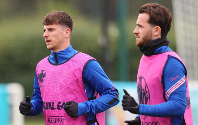 Mount and Chilwell to insulate after contact with Gilmour