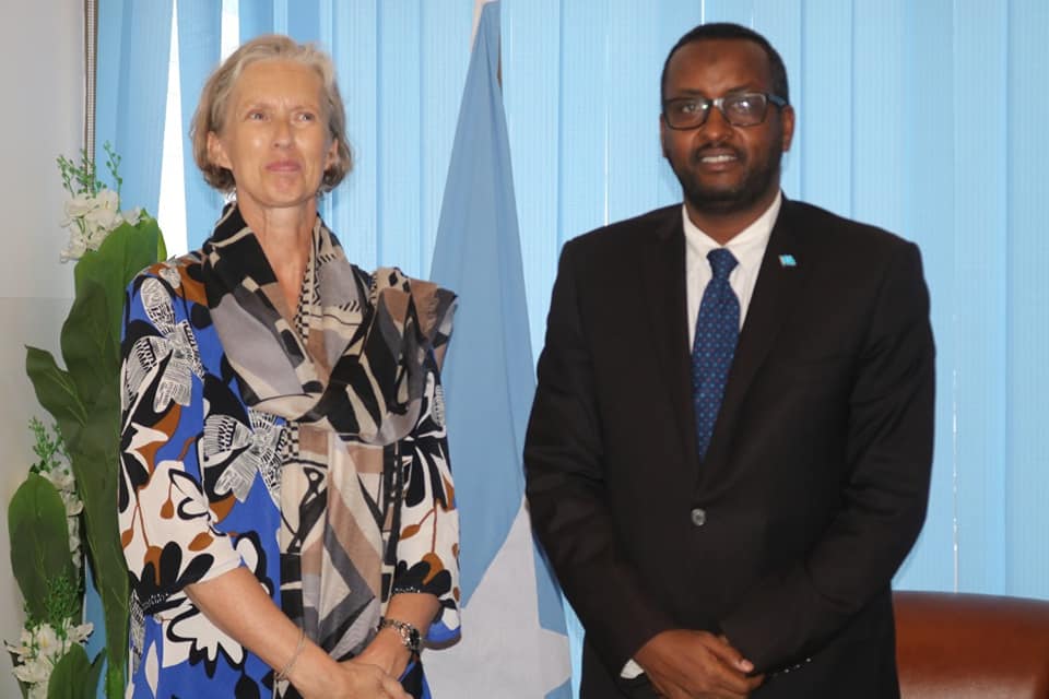 Norway oo aqoonsatay baasaboorka Soomaaliya, dibna u furaney…