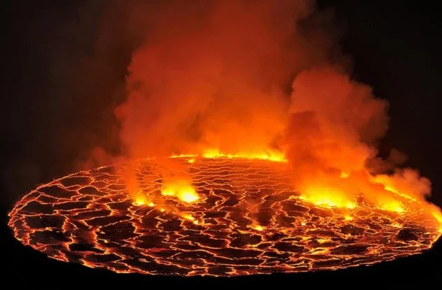 Nyiragongo, a fascinating and dangerous volcano