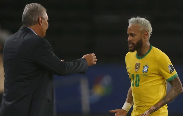Pele pays tribute to Neymar after milestone goals