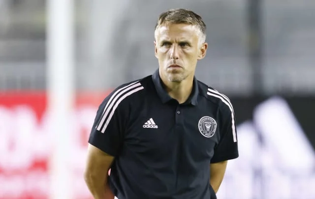 Phil Neville shuts down rumors about Rodolfo Pizarro