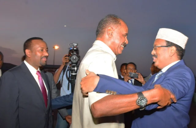 Qaar ka mid ah waalidiinta caruurtooda la geeyey Eritrea oo …