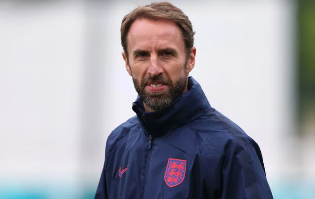 Southgate to change to 3 at the back