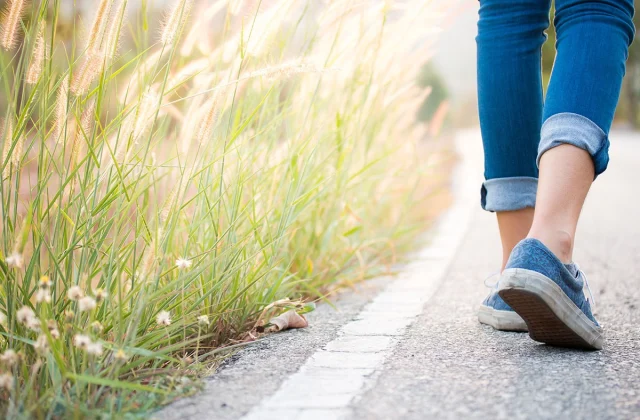 The #1 Best Food To Eat Before Going for a Walk, Says Dietitian