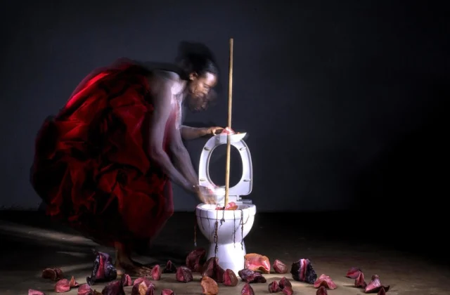 “The power in my hands”, 16 female artists