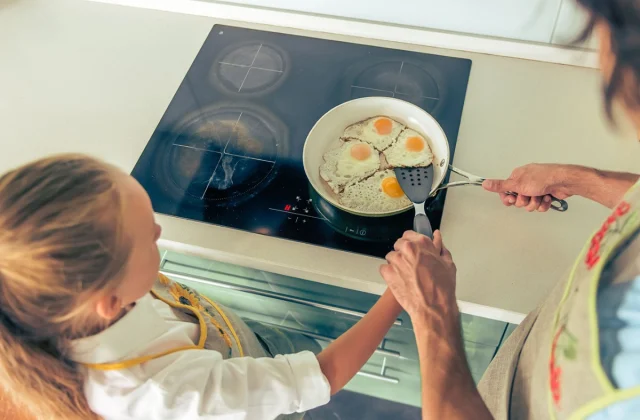 This Gone-Viral Option to Prepare dinner Eggs Is Harmful, Say Specialists